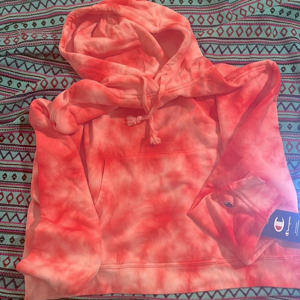 BNWT XL Tie Dye by Champion 🩷🤍